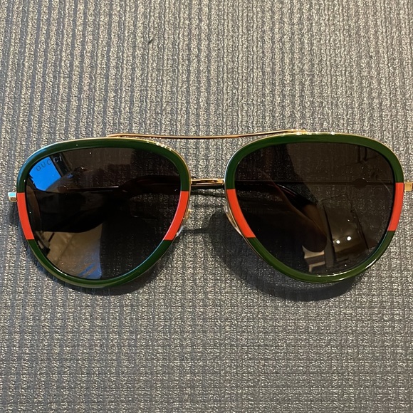 Gucci sunglasses, unisex, golden frame,Gucci red and green color, 99.9% NEW - Picture 2 of 6